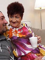 Naughty mature lady getting nasty