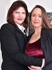 Two hairy British housewives getting full lesbian